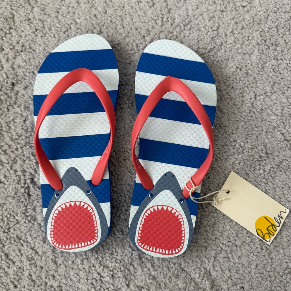 Mini Boden Kids Shark Flip Flops - Blue and Red